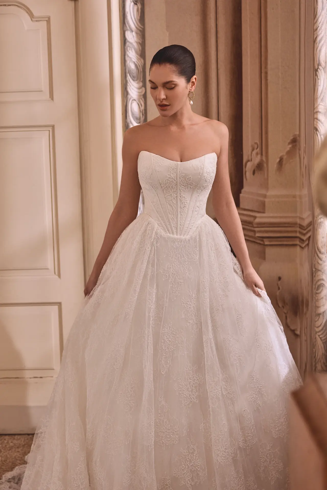 justin alexander leighton basque waist lace a line wedding dress