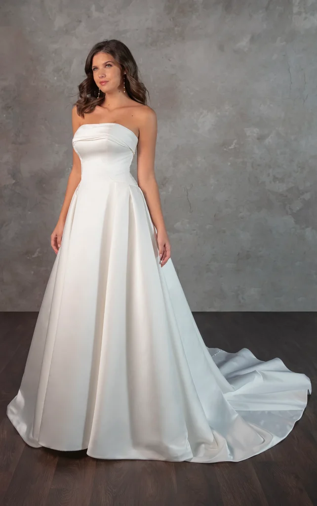 D4304ZZ Essense of Australia Straight Neckline Wedding Dress